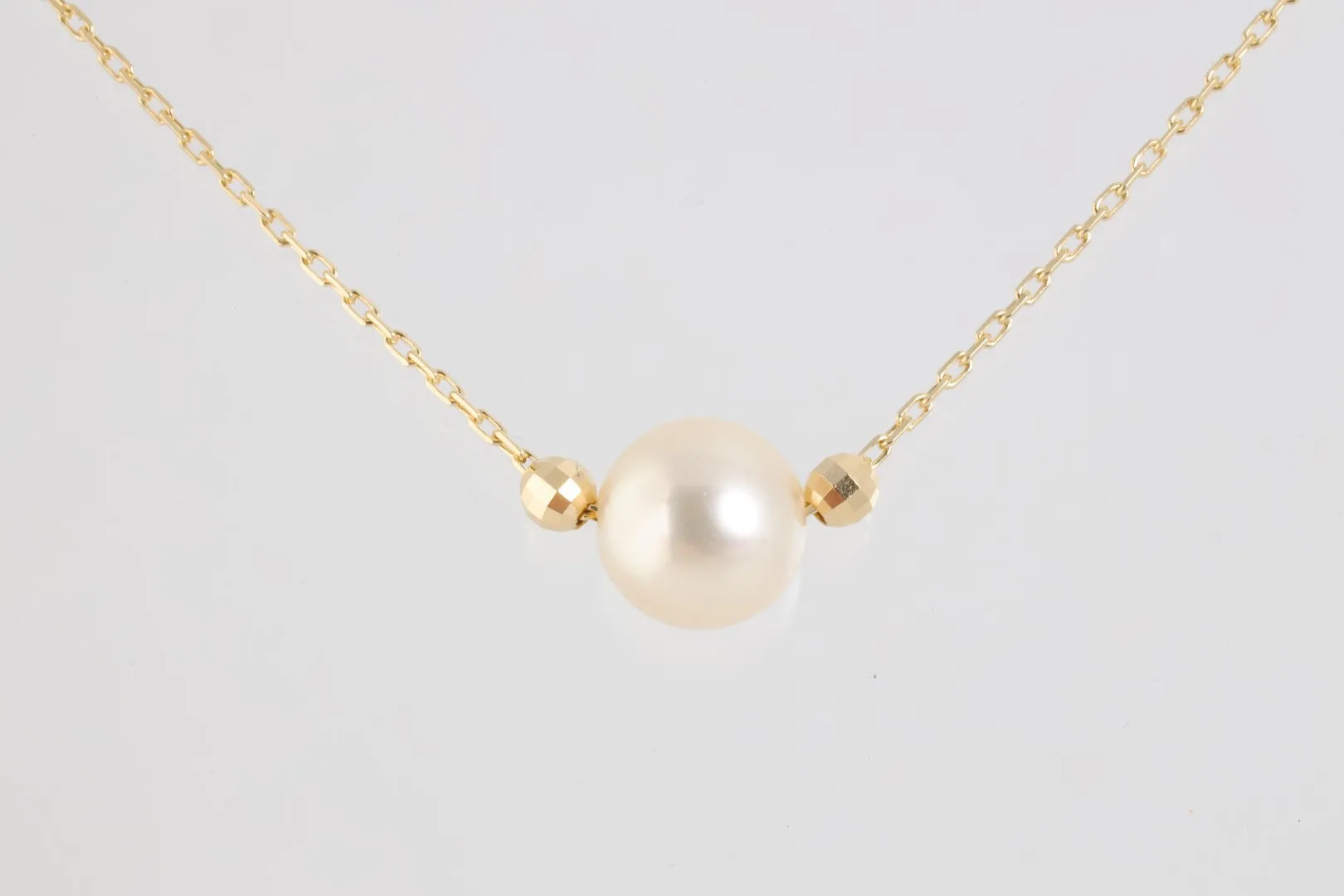 16" 18k Yellow Gold Pearl Necklace (2.51g.)