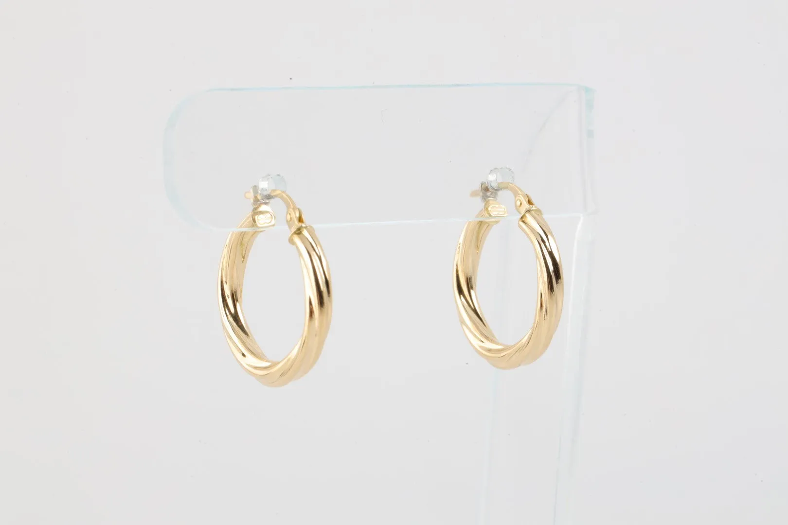 18k Yellow Gold Hoop Earrings (1.91g.)