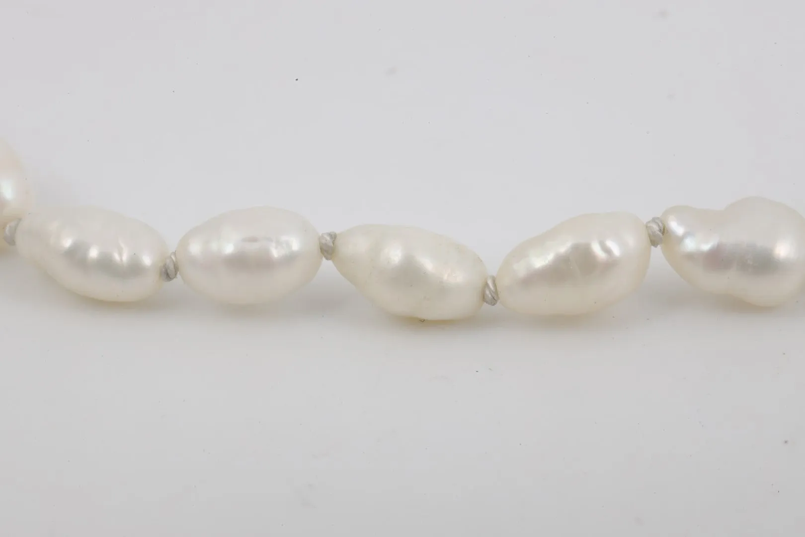 8.5" 14k Yellow Gold Pearl Bracelet (6.48g.)