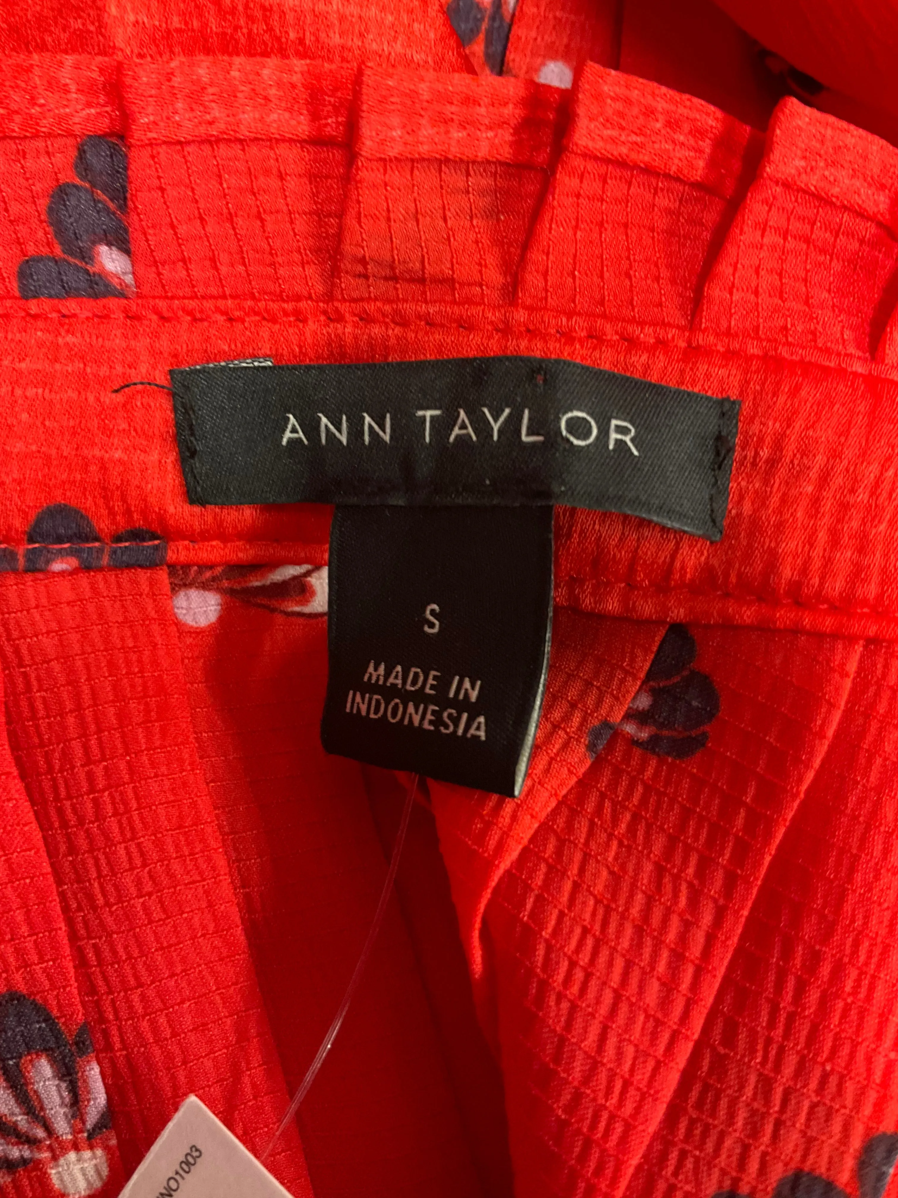 Blouse Sleeveless By Ann Taylor  Size: S