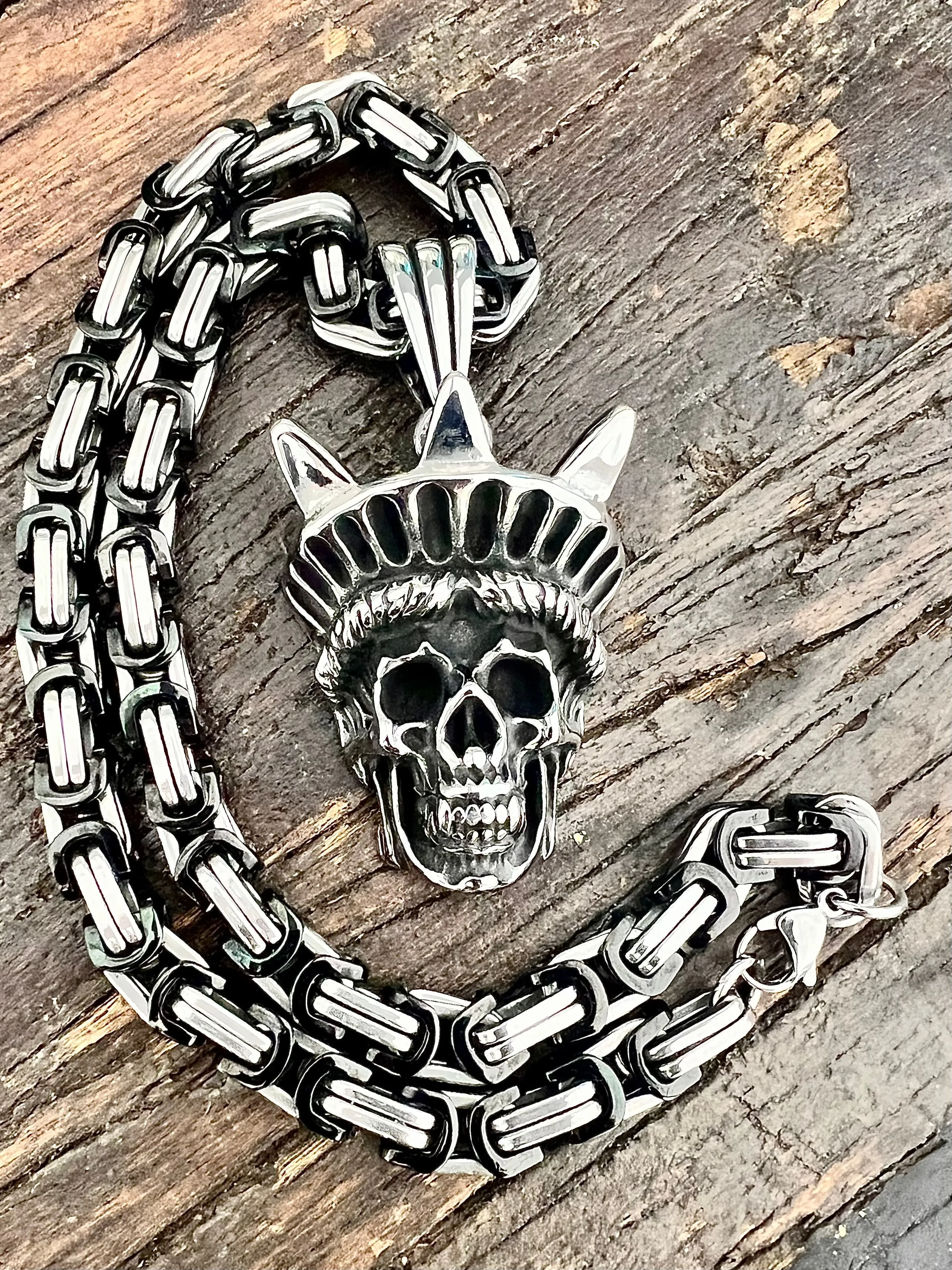 Bone Crusher - Lady Liberty Pendant - Necklace (835)