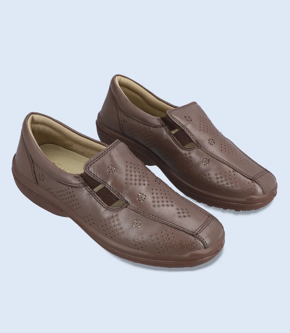 BW8334-BROWN-Women Comfort Moccasins