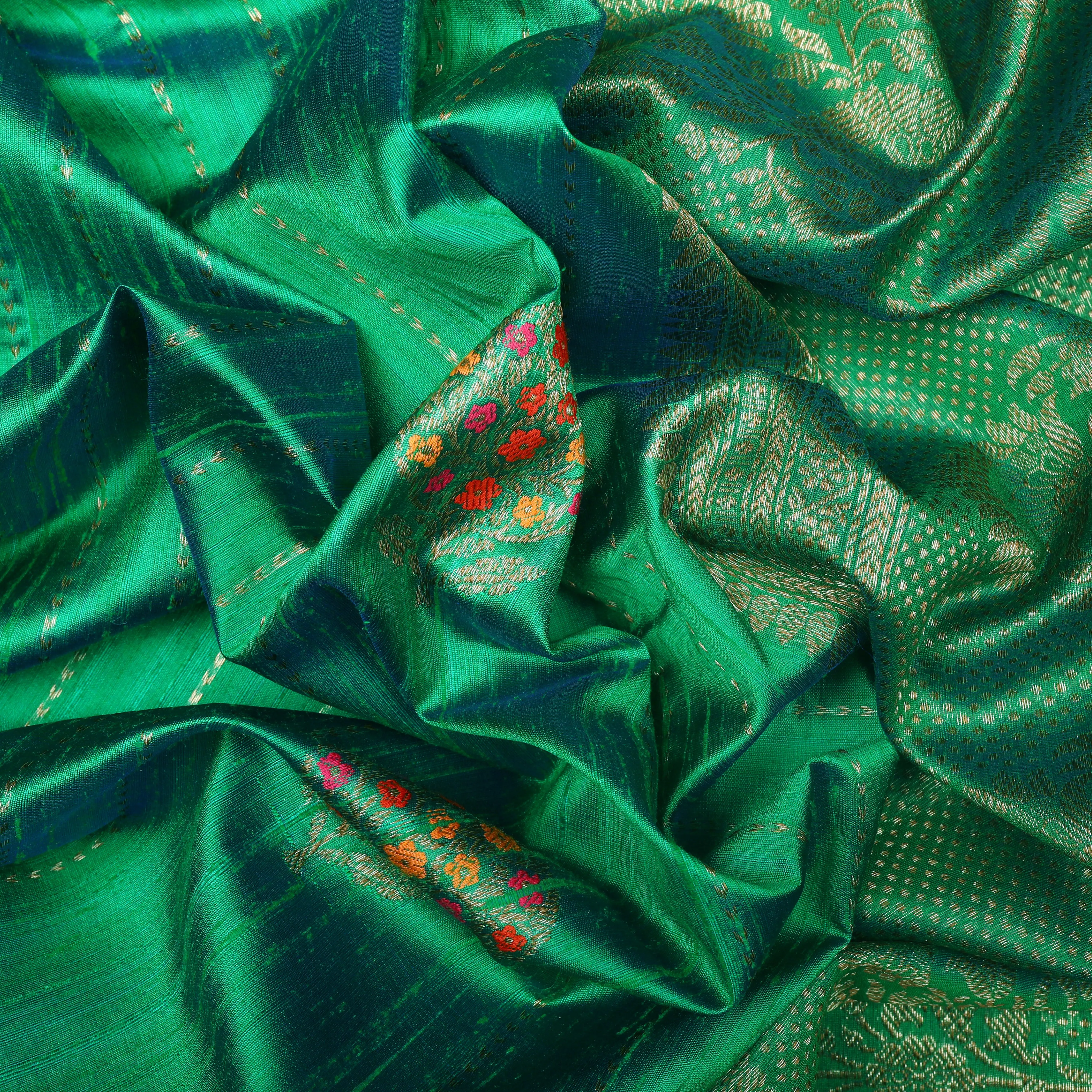 Handwoven Green Banarasi Tussar Silk Saree - 1386T004749DSC