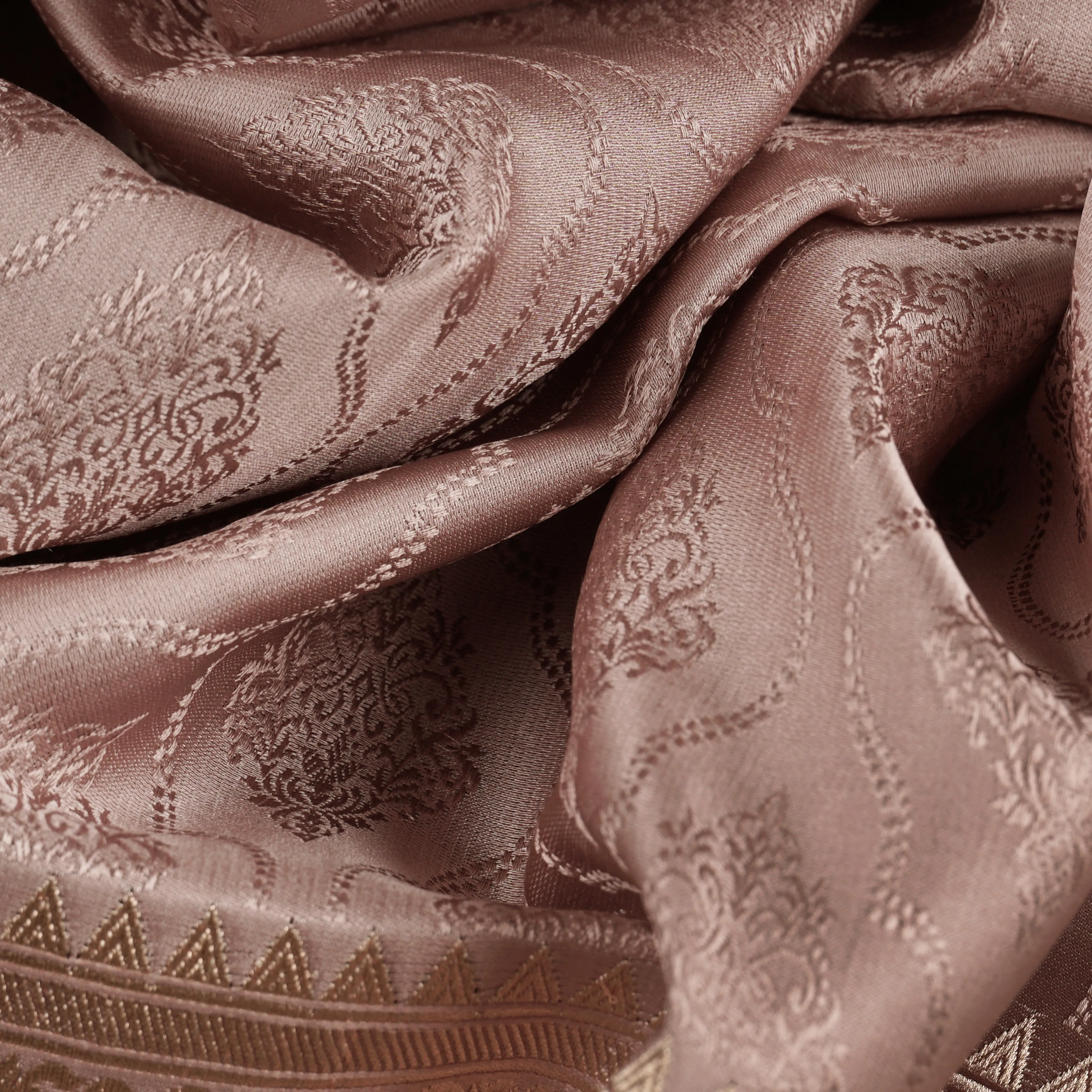 Handwoven Mauve Banarasi Silk Saree - 1968T009499DSC