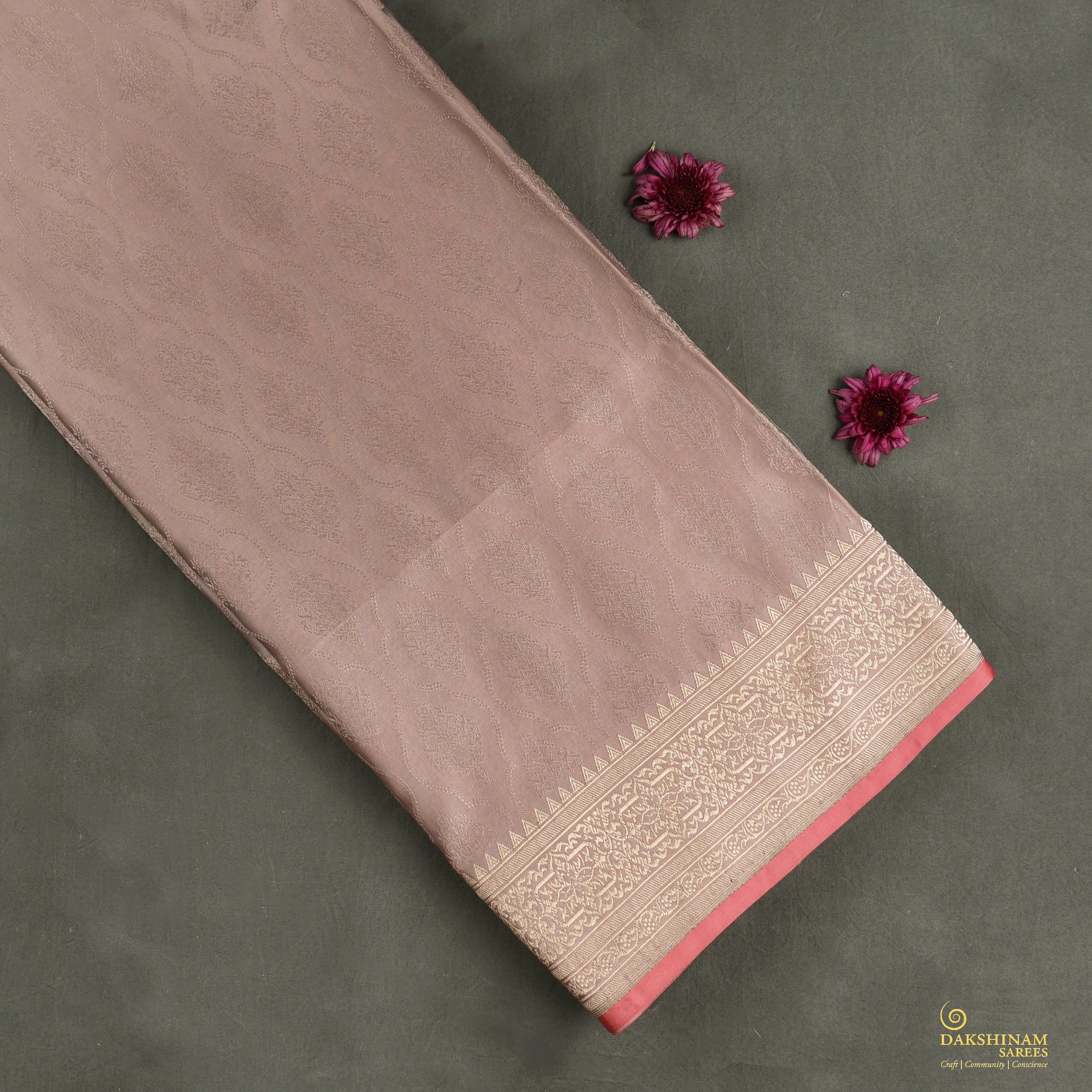 Handwoven Mauve Banarasi Silk Saree - 1968T009499DSC