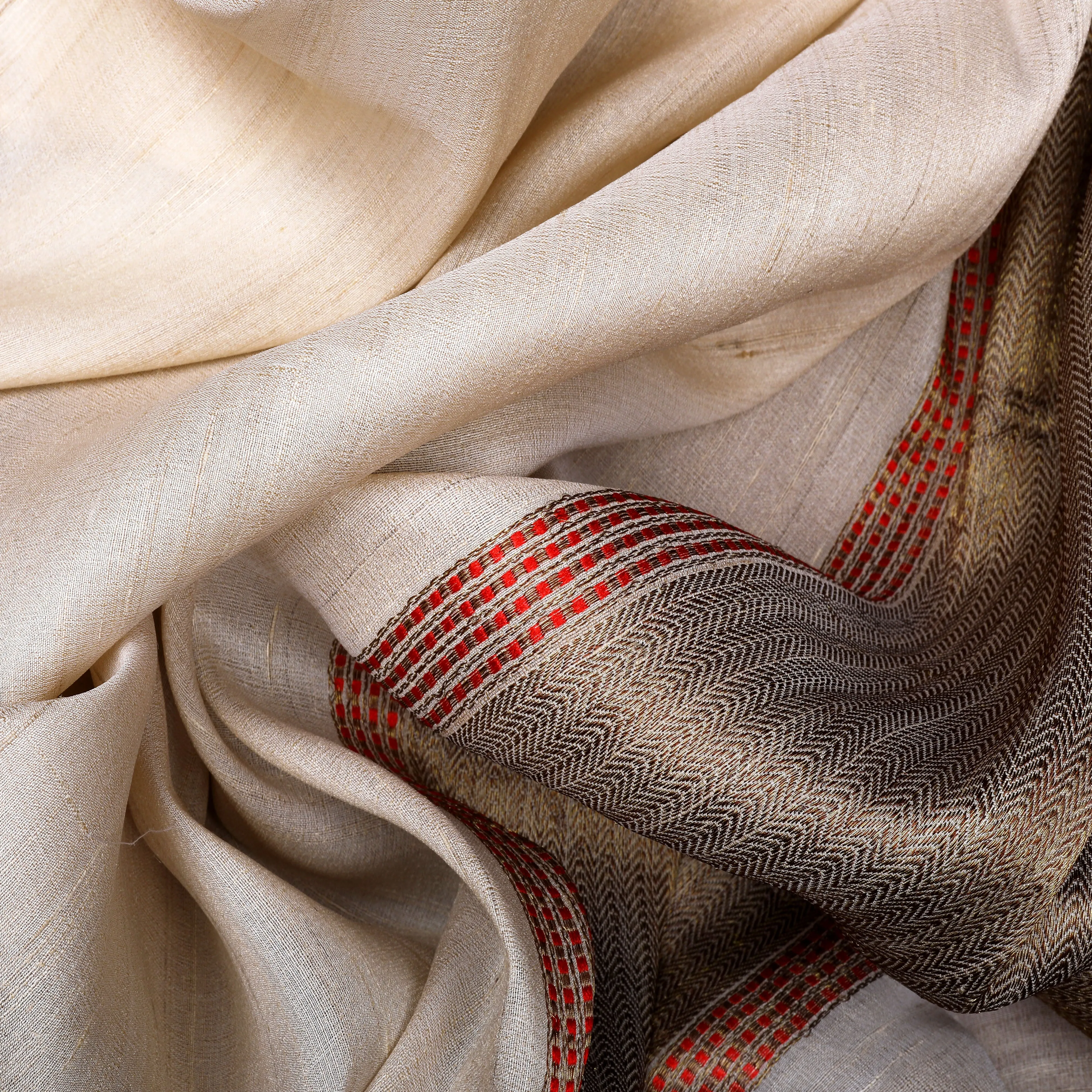 Handwoven Off-white Tussar Silk Saree - 1188T003387DSC