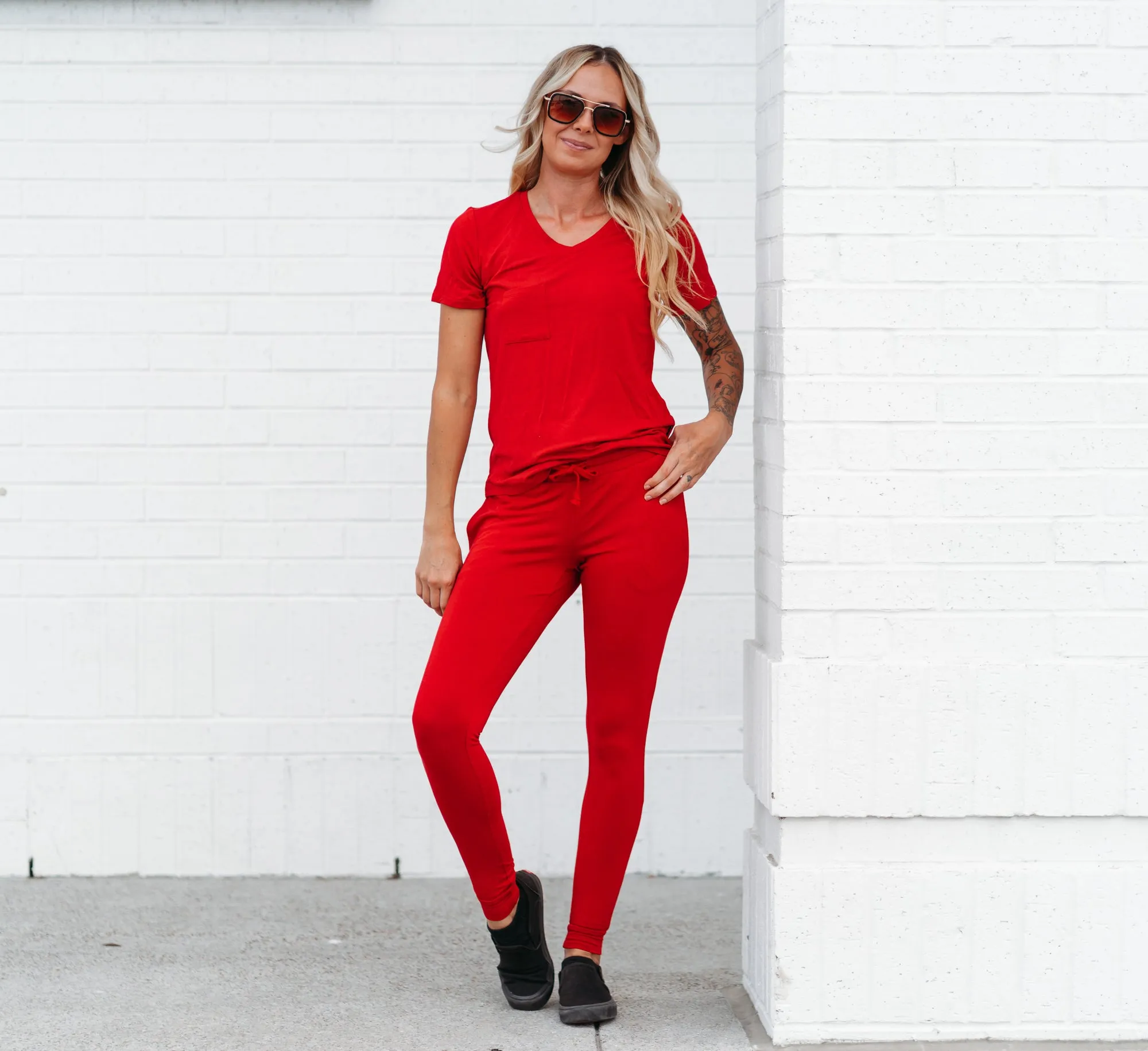 MAMA V-NECK- Red