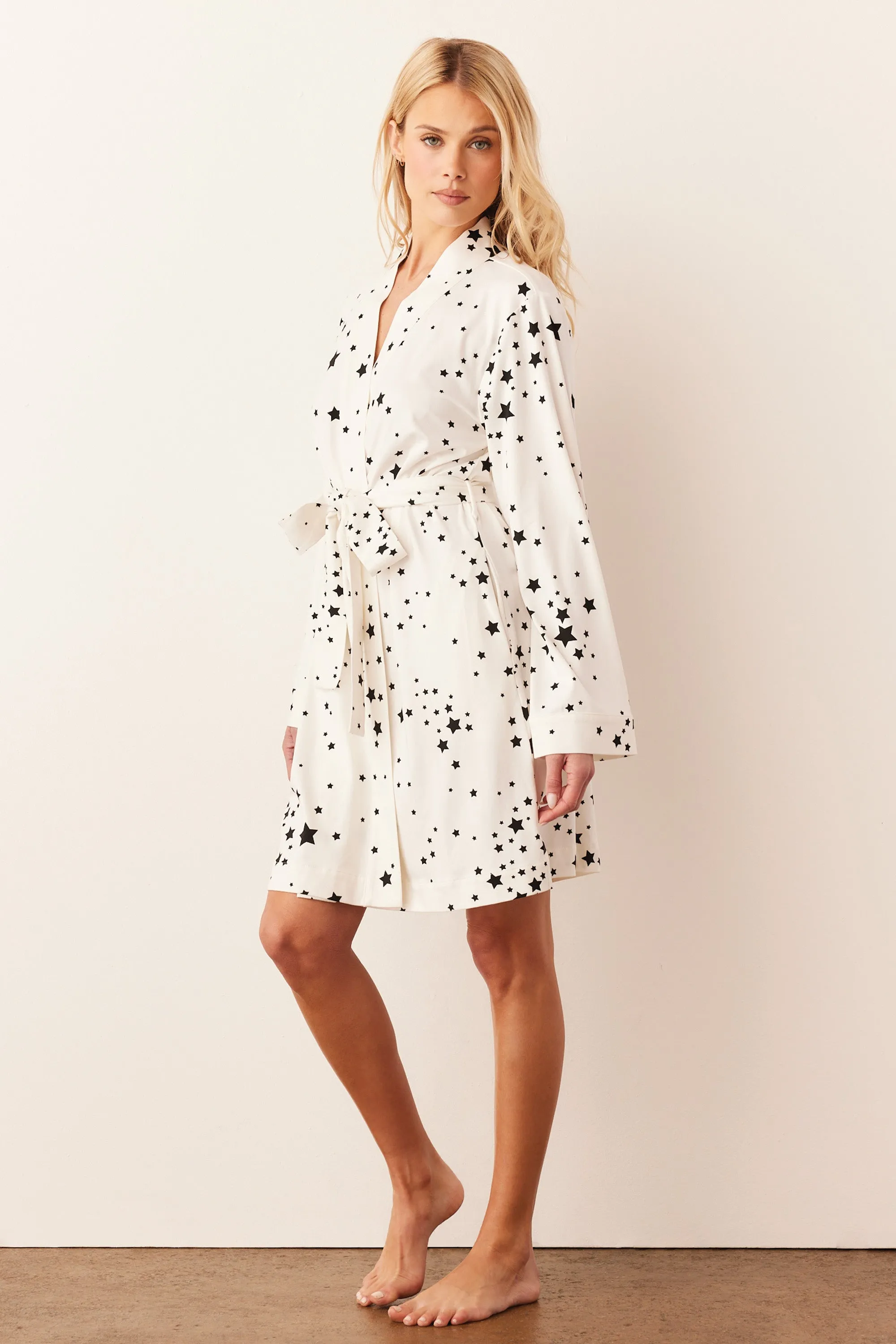 Meadow Classic Short Robe | White Stars