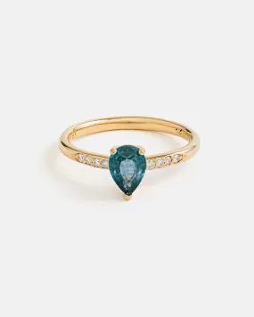 Pira Ring in Fairmined Yellow Gold with Australian Sapphire and lab grown Diamonds